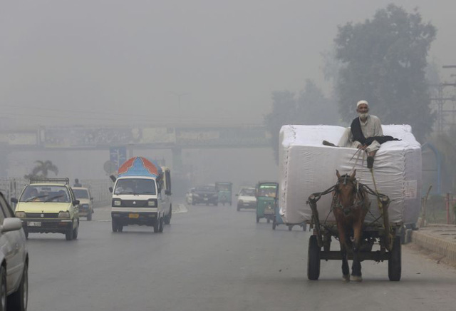 Ấn Độ cấm xe cỡ lớn vào thủ đô để hạn chế ô nhiễm không khí