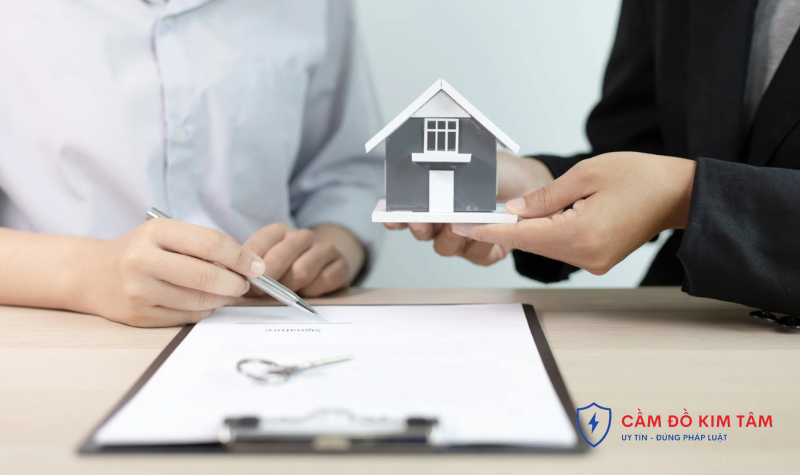 Cầm sổ hồng nhà đất: Những điều cần biết để bảo vệ quyền lợi của bạn Cầm sổ hồng nhà đất: Những điều cần biết để bảo vệ quyền lợi của bạn