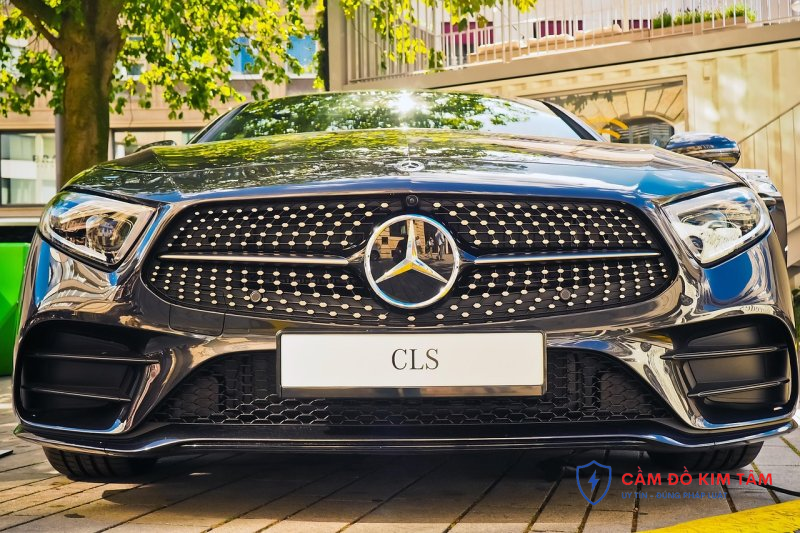 Cầm cavet xe ô tô đời cũ và mới: Những điều cần biết để đảm bảo quyền lợi hợp pháp