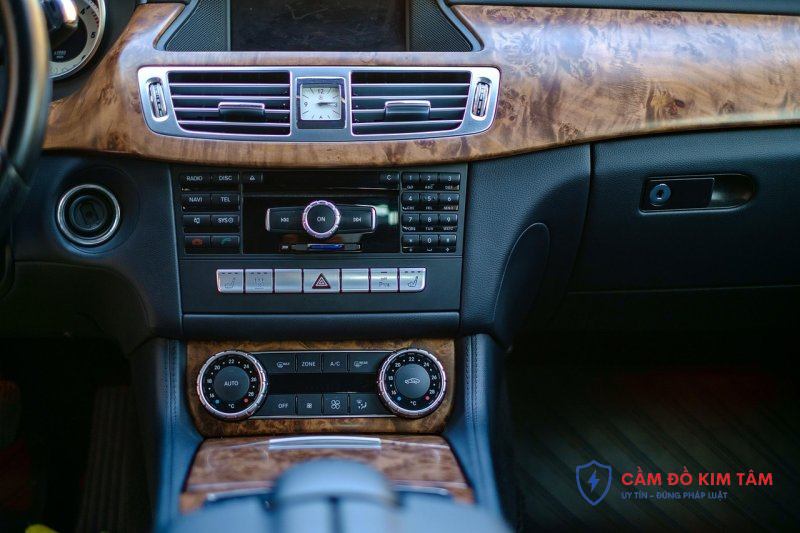 Cầm giấy tờ xe ô tô tại Điện Biên: Những điều cần biết và lưu ý