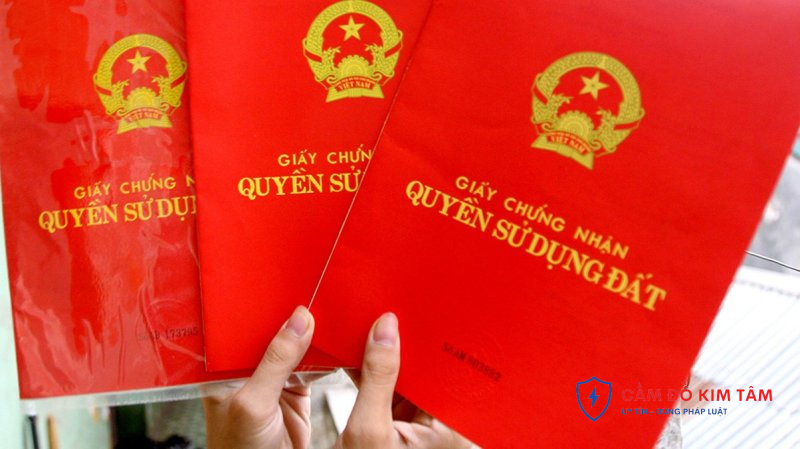 Cầm sổ đỏ không chính chủ có được không và những điều cần lưu ý Cầm sổ đỏ không chính chủ có được không và những điều cần lưu ý
