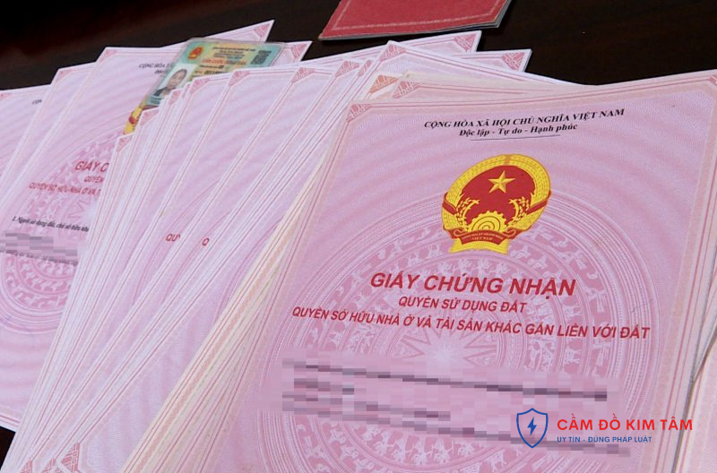 Cầm sổ đỏ vay ngân hàng: Quy trình và lưu ý cần biết